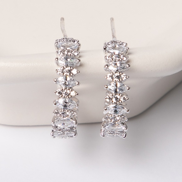 Cubic zirconia crystal hoops - Picture 3 of 8